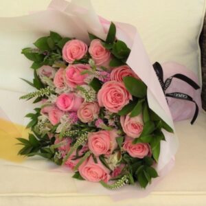 RAMO DE 24 ROSAS